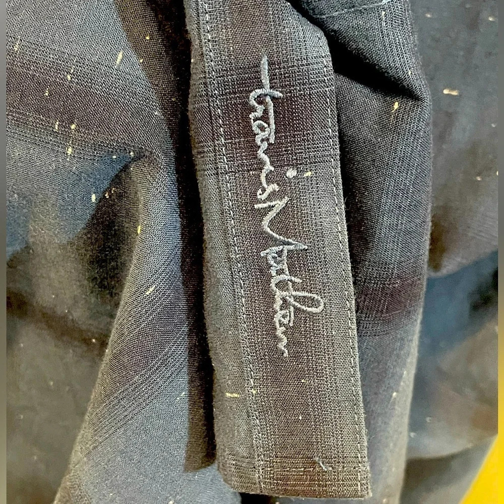 Travis Mathew Short Sleeve Button Up Size Medium - image 6